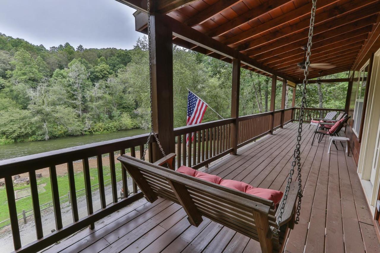 Heaven On The Toccoa Where You Will Enjoy The Sites And Sounds Of The Toccoa River Mineral Bluff Bagian luar foto